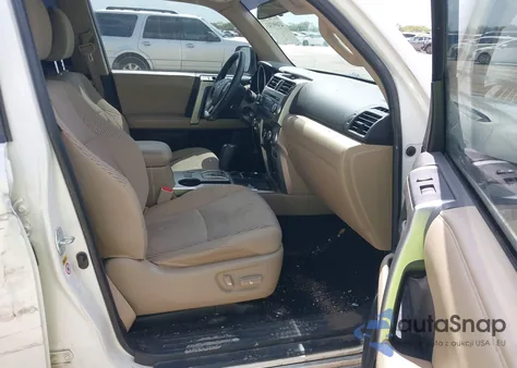 2013 Toyota 4Runner Sr5 z USA, uszkodzony, nr VIN JTEZU5JR5D5063542